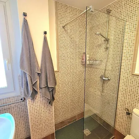 Casa Zalla 110m2, 200m2 Garden, Pool, 1gb Wi-fi, Private Parking Apartament *