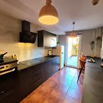 Apartmán Casa Zalla 110m2, 200m2 Garden, Pool, 1gb Wi-fi, Private Parking *