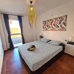 Apartmán Casa Zalla 110m2, 200m2 Garden, Pool, 1gb Wi-fi, Private Parking *