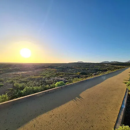 Apartmán Casa Zalla 110m2, 200m2 Garden, Pool, 1gb Wi-fi, Private Parking *